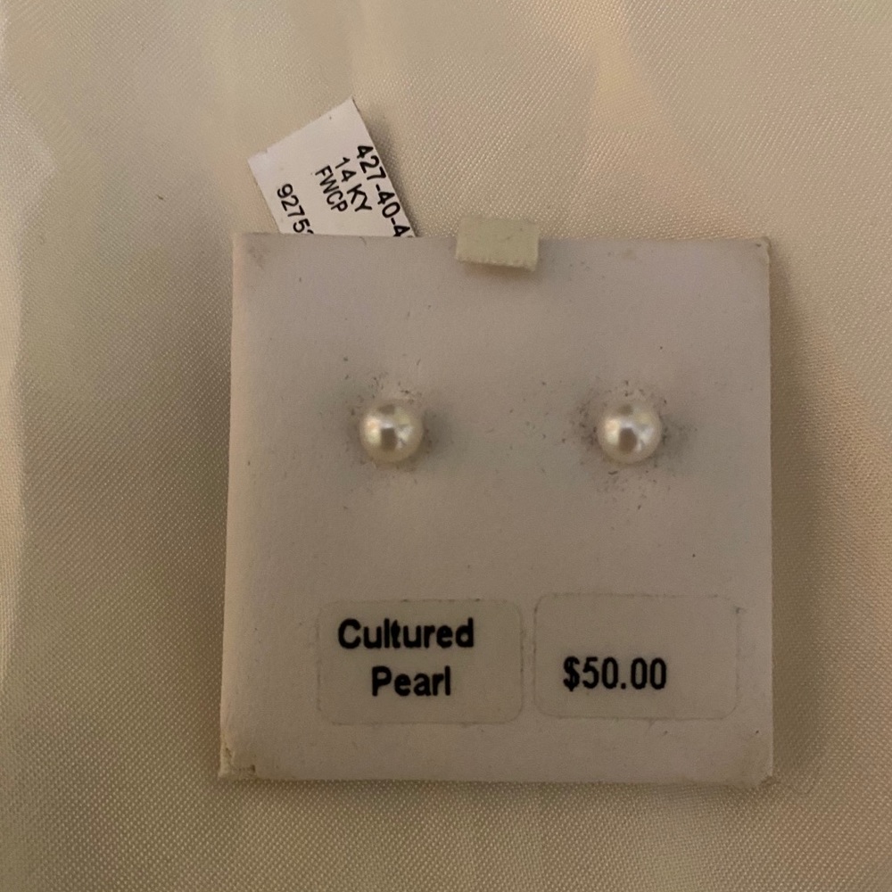 Brand new pearl earrings